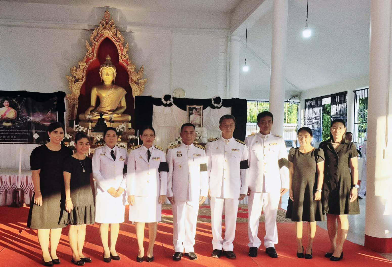วันที่  31 มกราคม  2569  เวลา 16.30 น. นายณัฏฐพงค์  มีพัฒน์  นายกเทศมนตรีตำบลไม้เรียง มอบหมายให้นายสิทธิพร เหล่าอรรถปรีชา เลขานุการนายกเทศมนตรีตำบลไม้เรียงพร้อมด้วยสมาชิกสภาเทศบาล และ พนักงานเทศบาล เข้าร่วมพิธีบำเพ็ญกุศล ในวาระครบ 100 วัน (สตมวาร)  แห่งการสวรรคต  เพื่อถวายเป็นพระราชกุศลแด่สมเด็จพระนางเจ้าสิริกิติ์ พระบรมราชินีนาถ พระบรมราชชนนีพันปีหลวง ณ วัดวังม่วง